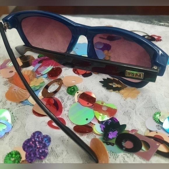 womens USPA Sunnies With Darker Blue Frames & Black Arms, no scratches! - Picture 6 of 9